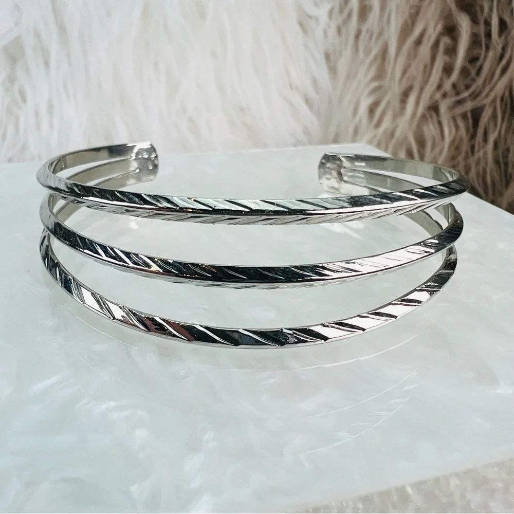 Vintage Silvertone bohemian chic cuff bracelet